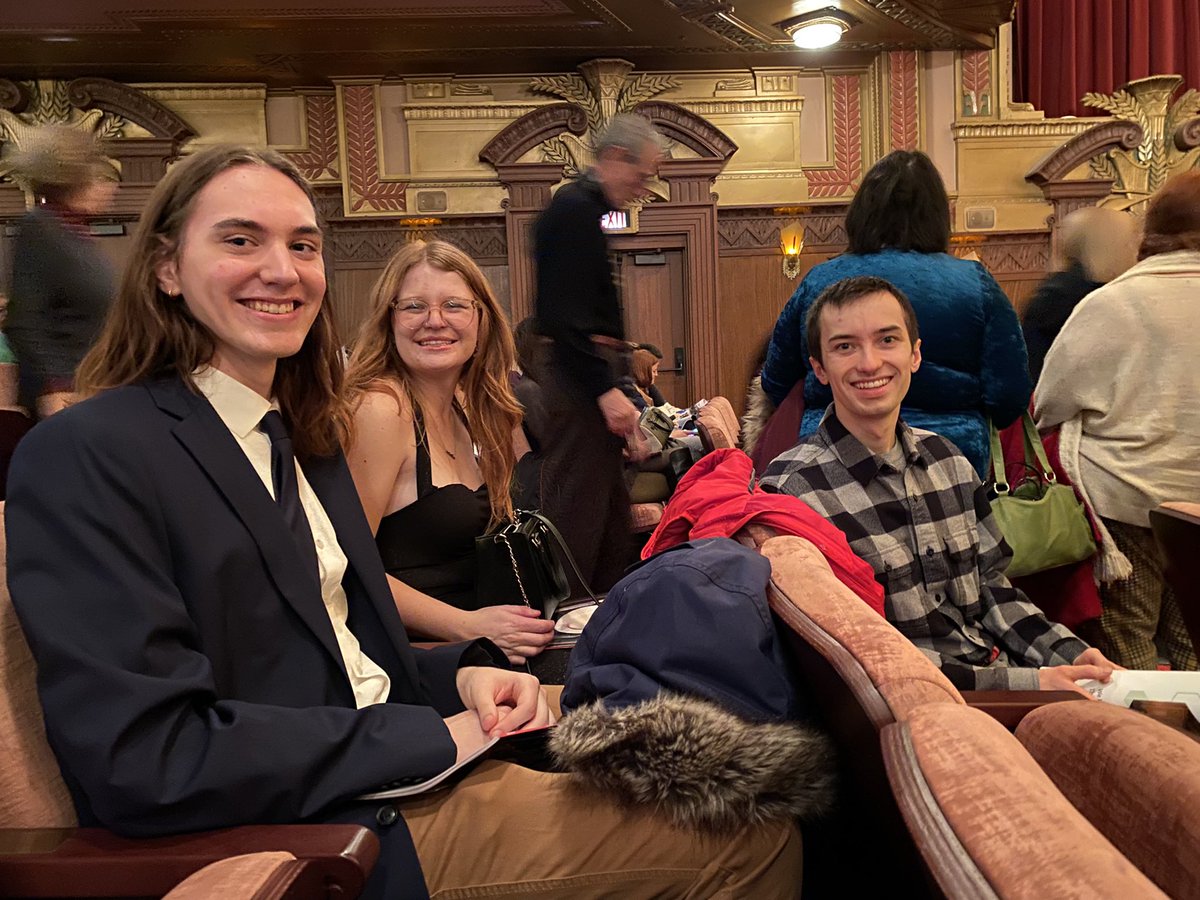 Kudos to the German Undergraduate Advisory Board for organizing a well attended excursion to see Hansel and Gretel at <a href="/LyricOpera/">Lyric Opera of Chicago</a>! Powerful production, wonderful music and performances! Vielen Dank an <a href="/GermanatNU/">Northwestern University German Department</a> und CLI! #fairytales #deutschmachtspass <a href="/NorthwesternU/">Northwestern</a>