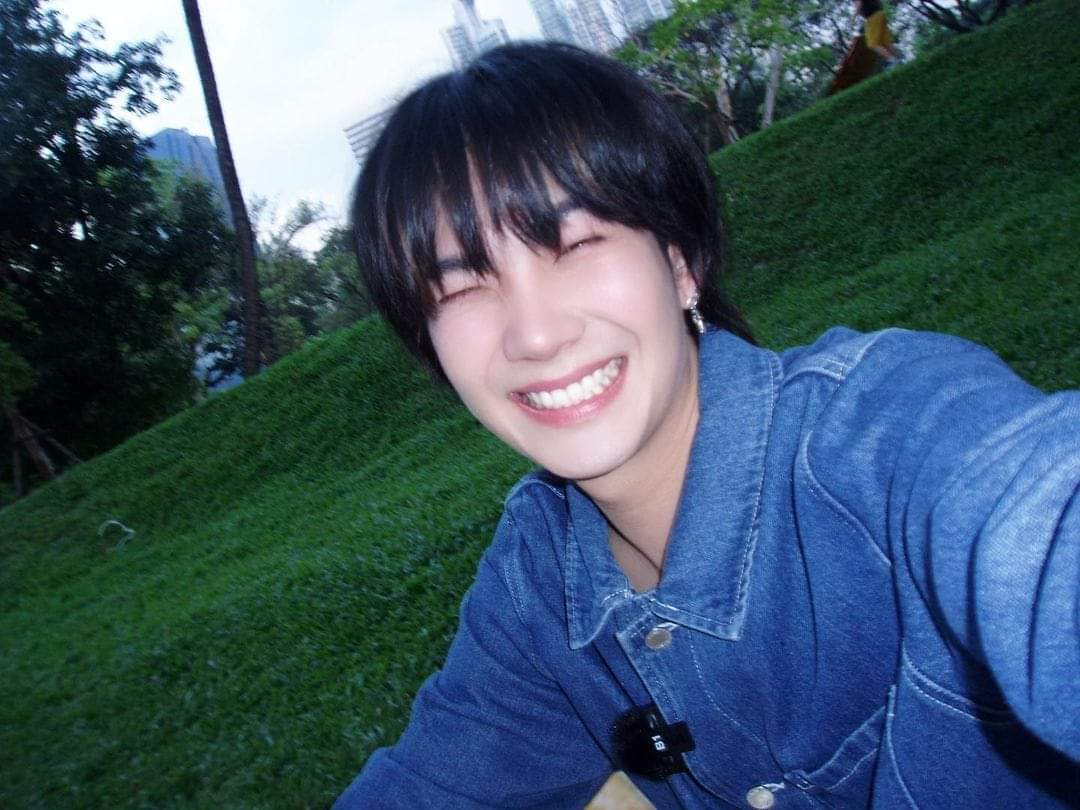 __cherisse__'s tweet image. It&apos;s trending again for our bui 💙💙 loveeee u always bui. #APOLOGIZETOBUILD #JusticeForBuildJakapan #BuildJakapan #BuildJapakan