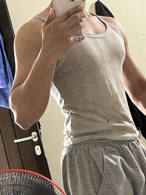 definisi pakaian?🫃 https://t.co/yq3u4p0REj