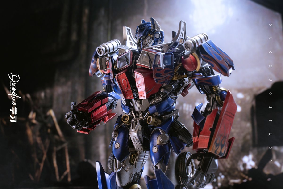 【模玩分享】拍摄摆姿分享！Threezero变2擎天柱DLX Optimus Prime Transformers youtu.be/I-ELaTzFr6I 来自 @YouTube