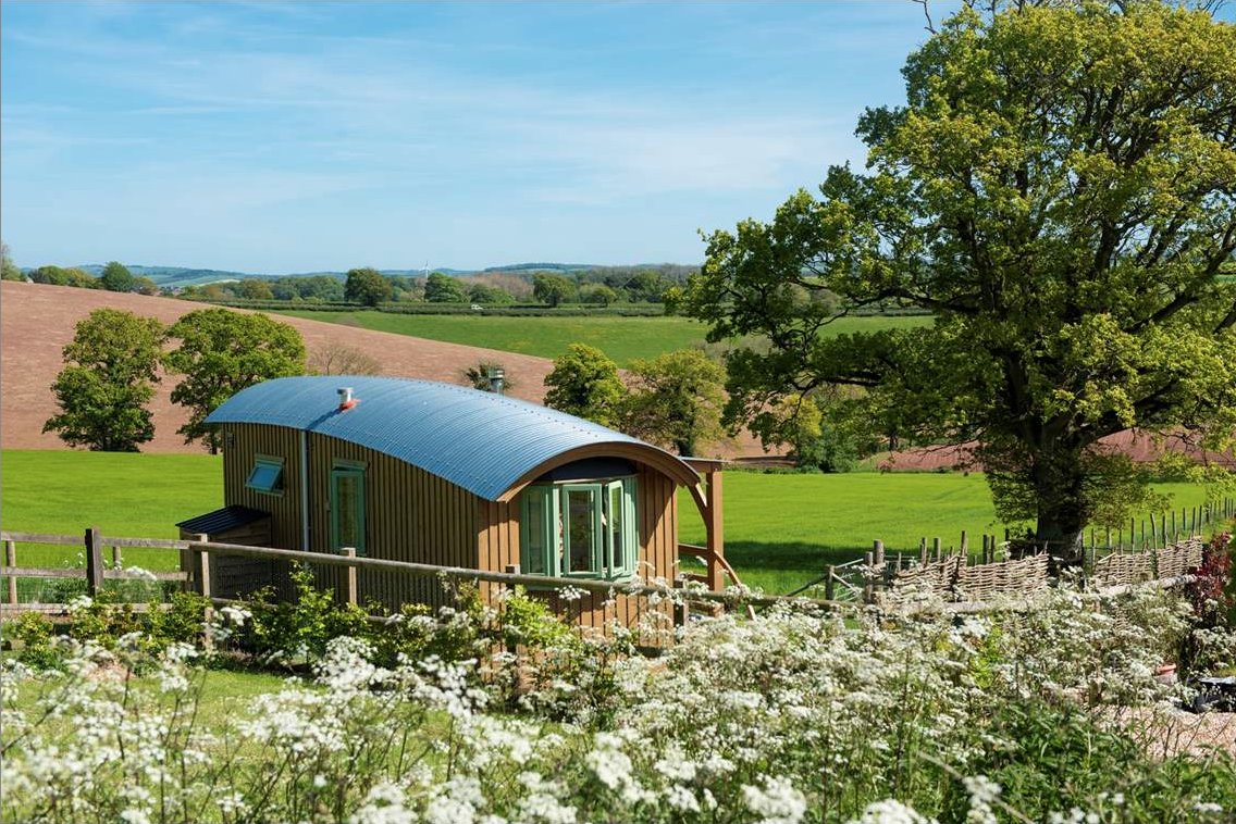 [AD] Want to escape the hamster wheel of life during your next family break? I've teamed up with Unique hideaways to suggest some relaxing places to visit in the UK: tinboxtraveller.co.uk/relaxing-place… @Uniquehideaways #chillout #travel #UKholidays