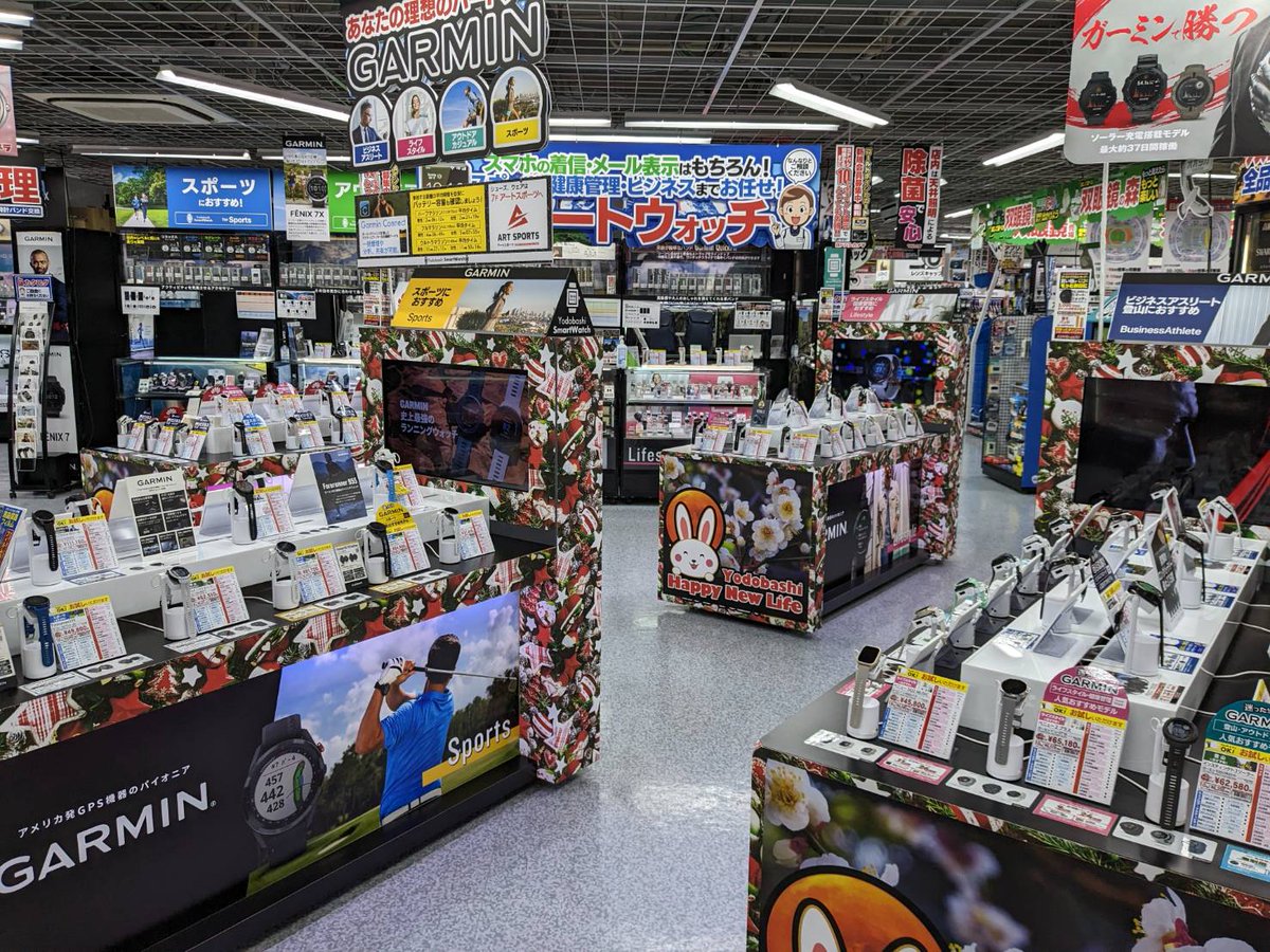 yodobashi_yoko's tweet photo. 【日常生活で使用できるオススメ #スマートウォッチ】
#Venu2plus は唯一の音声電話対応モデル🎵
#ガーミン のモデルの中でマイク・スピーカー付きモデルで、LINEへも音声で返信できる驚きの仕様となっています✨
#ヨドバシ横浜 3F時計コーナーまでお越しください💁
➡https://t.co/tEJJvLzvCX https://t.co/oB3erfZXxP