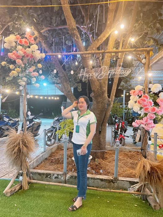 Ai cũng trách em thay đổi nhưng chưa từng ai hỏi em đã trải qua những điều gì. Có những lúc em rất mệt mỏi nhưng bên cạnh em lại chẳng có ai cả, chẳng có một ai ...