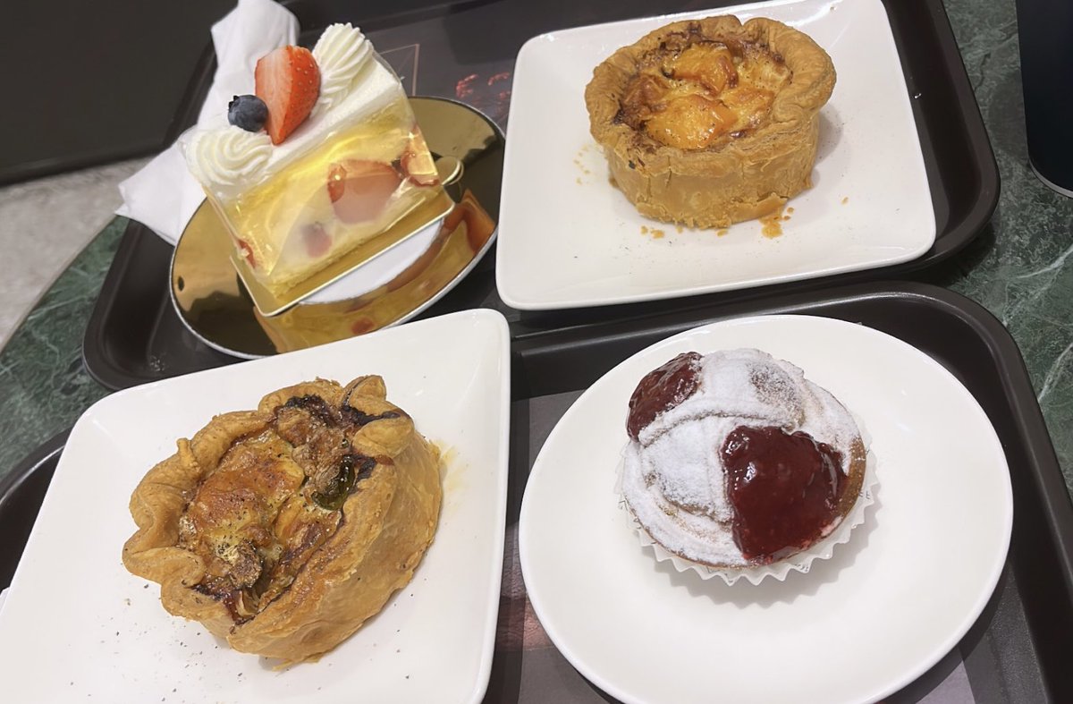 __pacilut's tweet photo. (=´∀｀)人(´∀｀=)
吃起乃吃起乃～
#caffaina https://t.co/4YJrYX2oLf