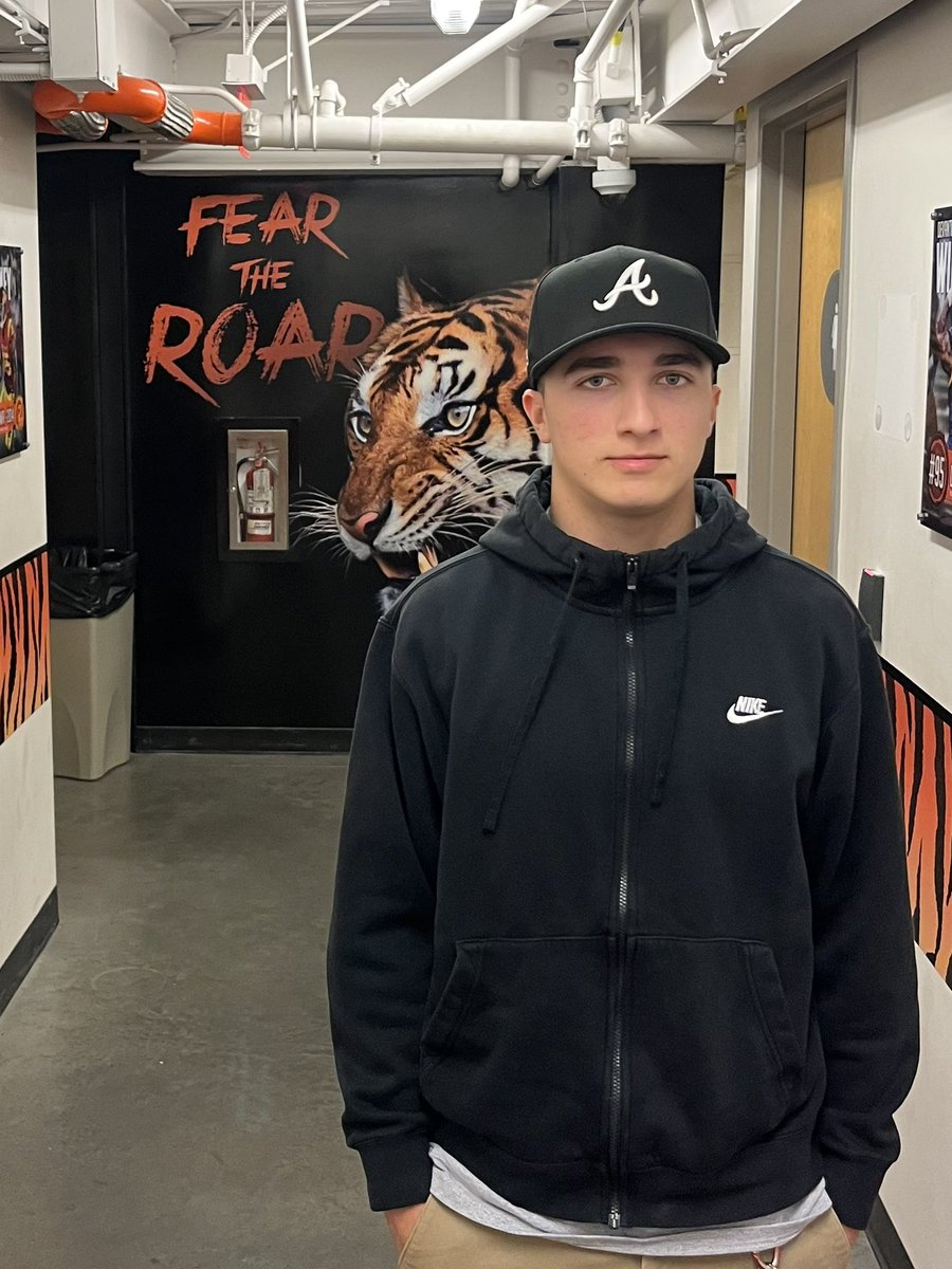 bruins_beau9's tweet photo. After a great visit and lot of thought and discussion with my family I decided to continue my football career at RCC. Great coaches and the best program right in my backyard. Ready to Work! @RCCTigerFB @CoachGeneJ @COACHxCHEF @CoachPaychek @RiversideOL @RamonaRamsFB https://t.co/uSUq3Wa5oF