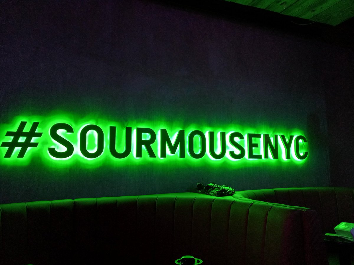 FmSRiN's tweet image. #Theartistryshowcase at #sourmousenyc