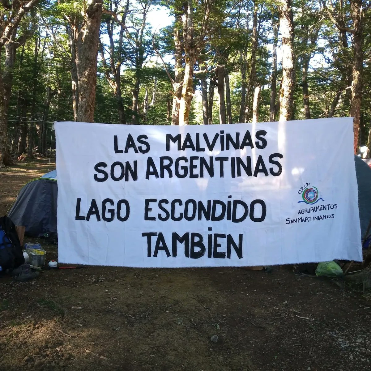 PERIODlSTAPERON's tweet photo. ¡Fuera ingleses! https://t.co/uaZ7o2yKAz