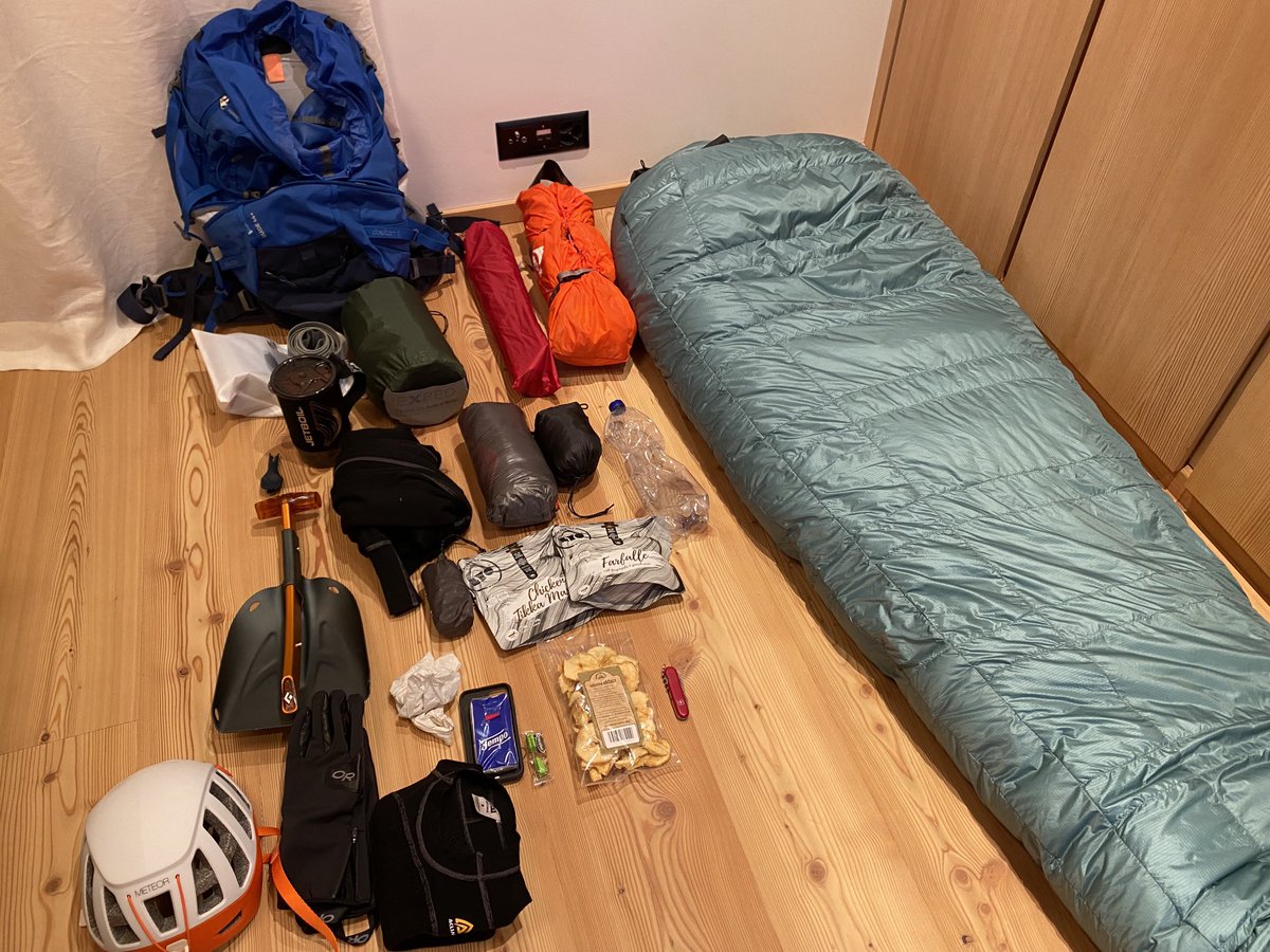 Ivo Lukacovic (@ilblog) on Twitter photo V noci se ocekava vichrice, snezeni a teploty -18C, takze hodlam vystoupat do 2300m.n.m s otestovat novy stan <a href="/msrgear/">MSR | Mountain Safety Research</a> Acces 1
Pokud chcete zase reportaz dejte lajk
Pokud dokonce videa dejte RT
Reportaz bude v tomo vlakne 🧵 V noci se ocekava vichrice, snezeni a teploty -18C, takze hodlam vystoupat do 2300m.n.m s otestovat novy stan <a href="/msrgear/">MSR | Mountain Safety Research</a> Acces 1
Pokud chcete zase reportaz dejte lajk
Pokud dokonce videa dejte RT
Reportaz bude v tomo vlakne 🧵