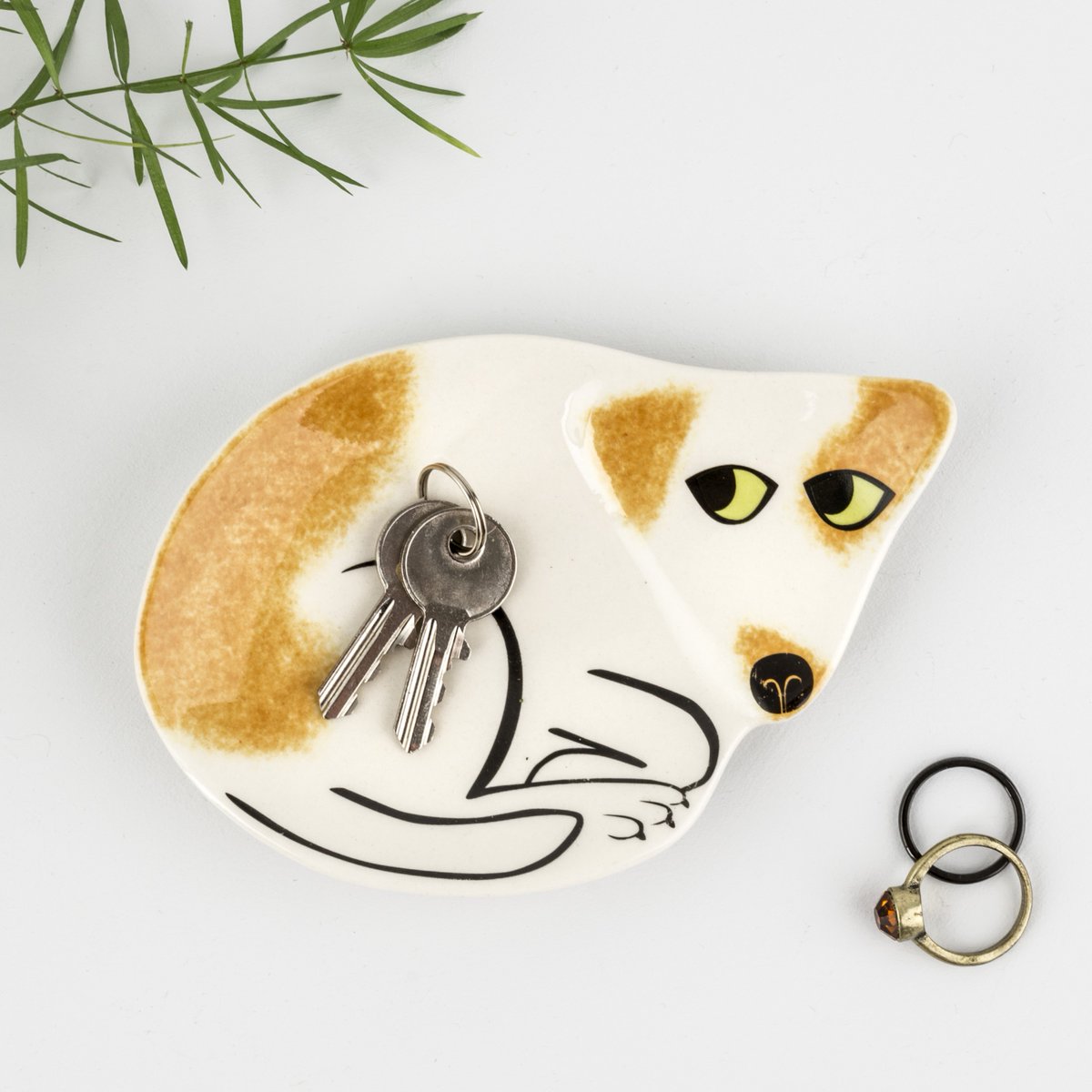 hannah1turner's tweet image. These ring dishes are a steal and one of the most affordable pieces on our website - Perfect gift for any young relationship or person looking to pop the question this valentines!
In striking black and white or warm brown 
.
.
.
.
.
#dogsamazingworld #jackrussellworld #barkpost #