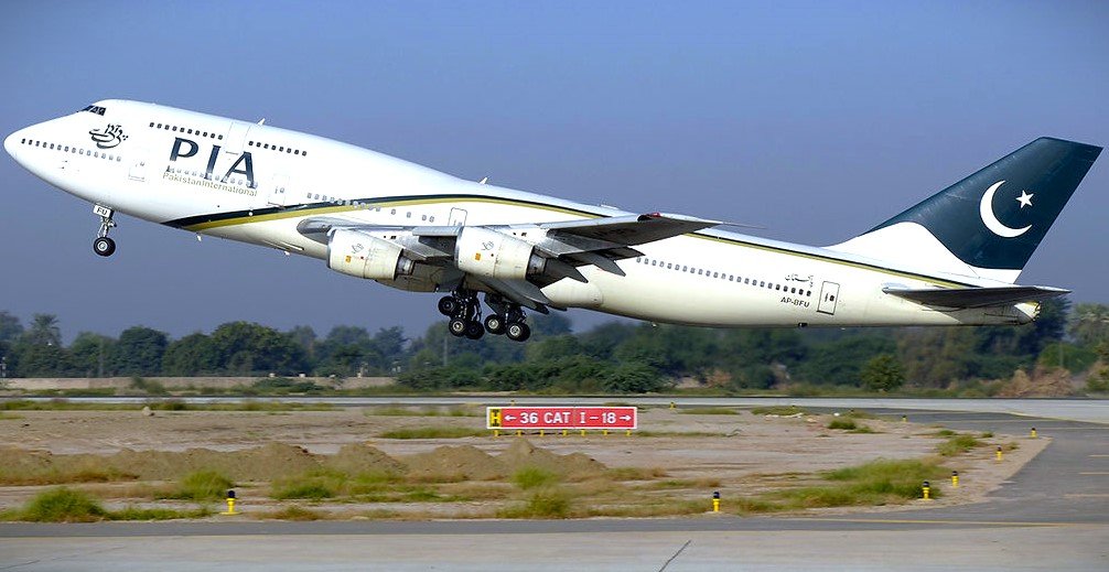 Official_PIA's tweet photo. As the final delivery of the @BoeingAirplanes @Boeing 747 'Jumbo Jet' rolls out, #PIA would like to pay tribute to the Queen of the Skies, that served us &amp; the world for decades with grace, class &amp; ultimate comfort.  #QueenOfTheSkies #Thankyou747 https://t.co/dkmcXvEjQ4