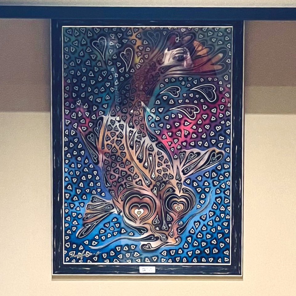 奏 伏見稲荷猪目邸にアイアンアーティストである「#其田正治」さんのアートベンチが設置されております！✨✨
⁡「伏見稲荷大社」をオマージュした作品になっているそうです！🤩

室内には「#大塚政文」さんの「猪目」をモチーフにした切り絵を飾っていただいてます！😳

ぜひご覧ください😆