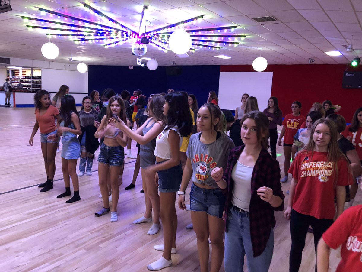 WonchScience's tweet image. Thinking back to the beginning of the year……Skate Night….meeting new friends….hanging out with old friends….and no broken bones this year!