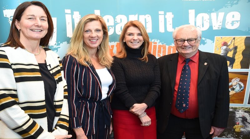 SallyGunnell's tweet image. #TBT Feb ‘18 after delivering a keynote to over 200 delegates at the Hampshire Schools’ Health and Wellbeing Conference.🥰

Do you love what you do?

#keynotespeaker #passingontheknowledge #passingthebaton #inspiring #motivating #lovewhatyoudo #shareyourstory #publicspeaking