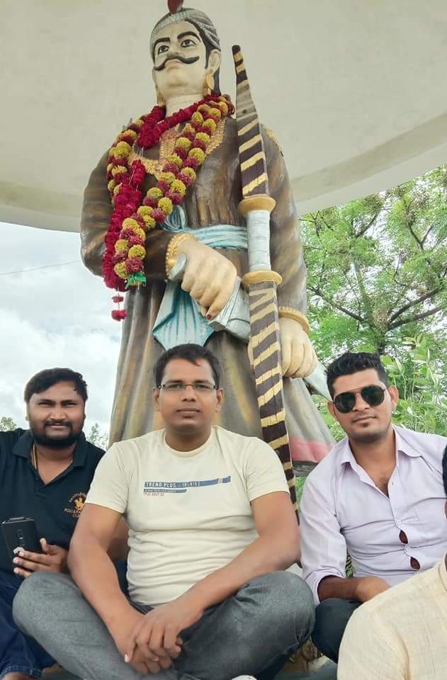 Anoopkumarpasi's tweet photo. आईने अकबरी, अवध गजेटियर एवं लोकमत के अनुसार छित��यापुर जो आज  सीतापुर के नाम से जाना जाता है को बसाने वाले महाराजा छीता पासी सीतापुर के निर्माता चक्रवर्ती सम्राट महाराजा छीता पासी जी की जयंती 2 फरवरी पर शत् शत् नमन 🪔🪔🙏🙏 https://t.co/CPkwnmxHHq