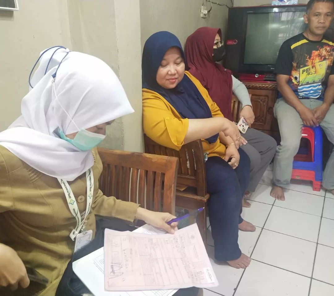 uptpkmpadasuka's tweet photo. Kegiatan Penyelidikan Epidemiologi DBD (PE DBD) di RW.16 Kelurahan Cicadas, Senin (30/01/2023).
.
#dinkeskotabandung #uptdpkmpadasuka #siapmelayanidenganhati https://t.co/IFVaQO7Nd5