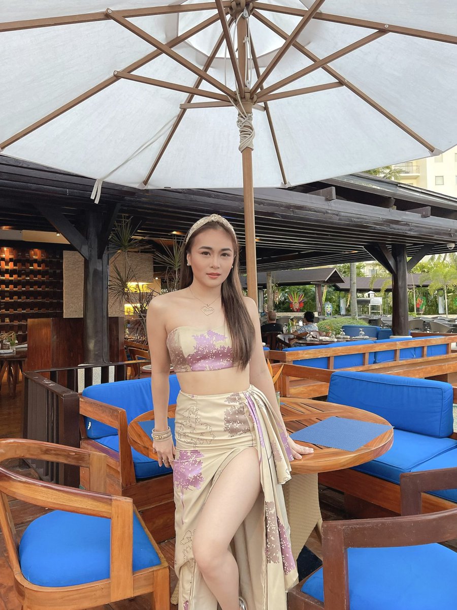 isabellaohoo's tweet photo. Made you look 💜 while I wore the dress I made  @isabellaohooph https://t.co/iOyLzbBGR9