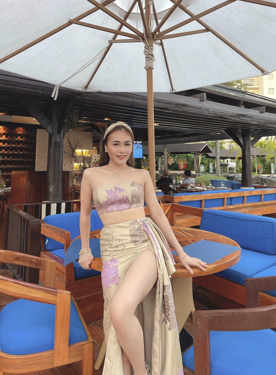 isabellaohoo's tweet photo. Made you look 💜 while I wore the dress I made  @isabellaohooph https://t.co/iOyLzbBGR9