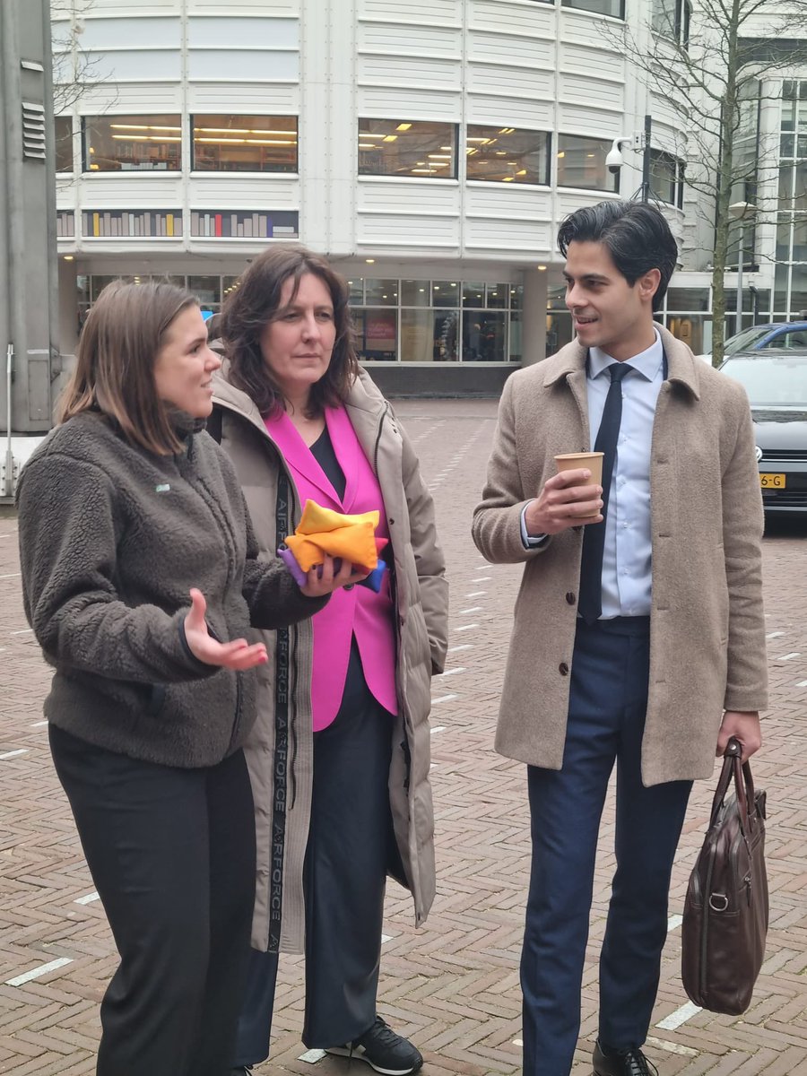 Onderweg naar het debat komt minister <a href="/RobJetten/">Rob Jetten</a> kijken naar Ver Gooien naar een Duurzame Toekomst. Systeemverandering gaat over veel meer dan een leuk spel en daarom spreken we met hem over het belang van de verschillende oplossingen die de Jonge Klimaatbeweging voorstelt.