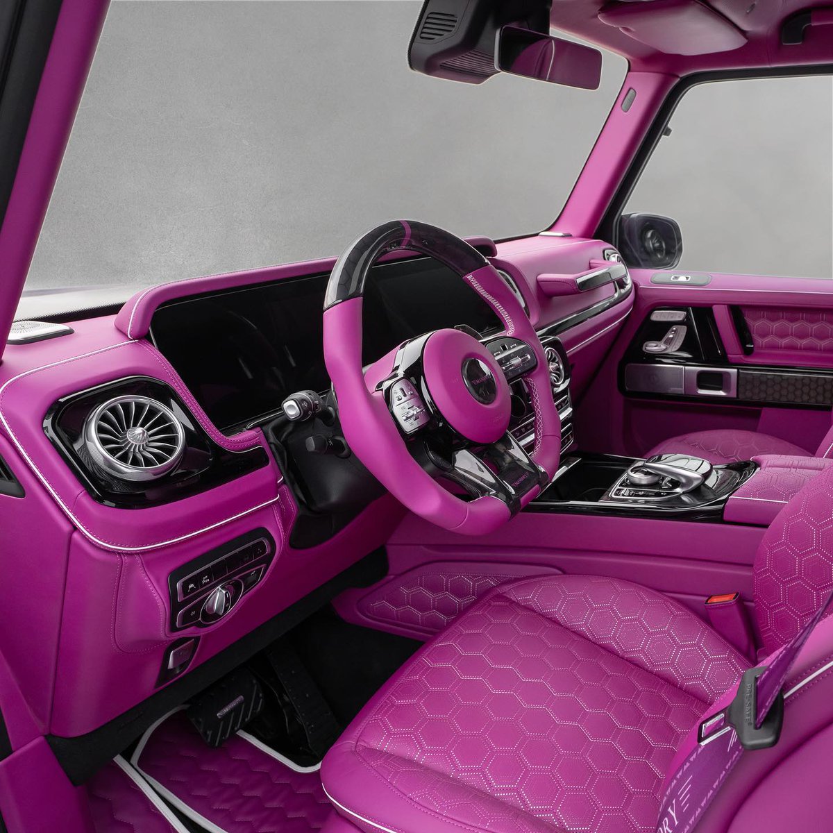 Shift_EGY's tweet photo. مانسوري P850 نتيجة التعديلات على #مرسيدس AMG G63 🏁
تم زيادة أرقام الأداء إلى عدة مراحل لقوة 900 حصان وعزم 1200 نيوتن 🚀
رأيك في التعديل ؟
#Shift_EG https://t.co/DAXH0IK5ob