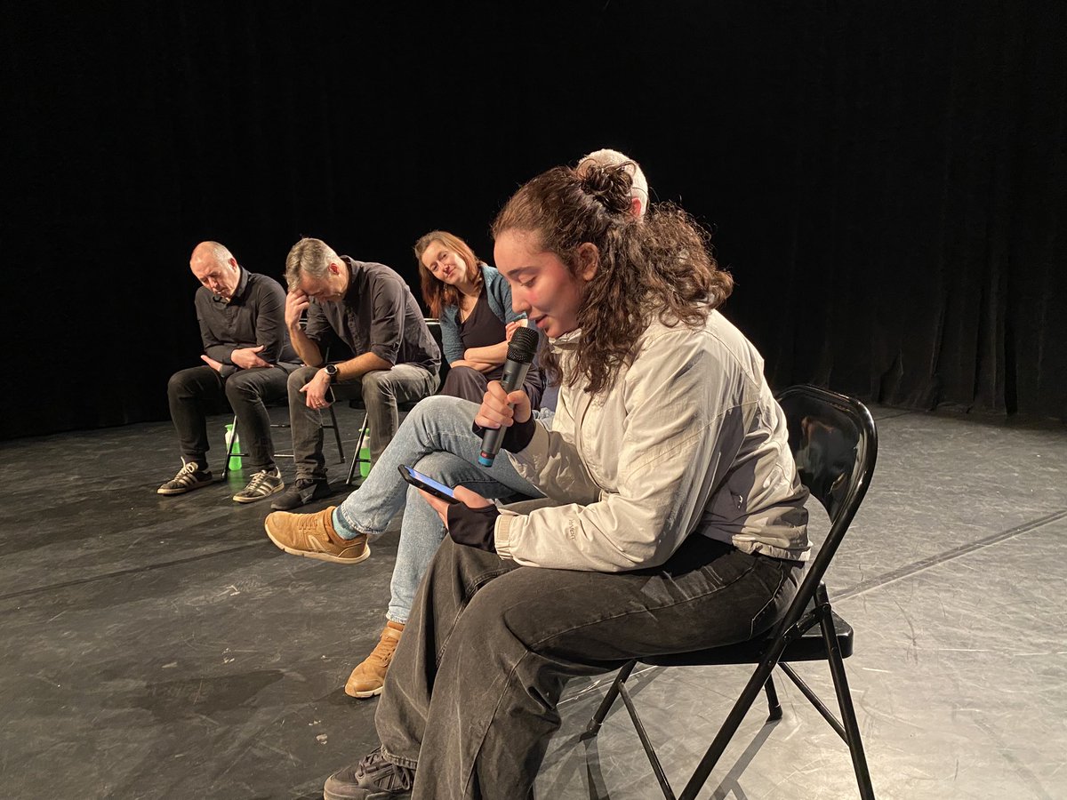 « Je crois que les jeunes ne sont pas assez écoutés…  ça crée des jeunes turbulents ou alors supers silencieux. 

Et je pense que les personnes silencieuses sont remplies de mots »

Yasmine, 17 ans, dans #letournant de cette semaine👇
auvio.rtbf.be/media/declic-l…