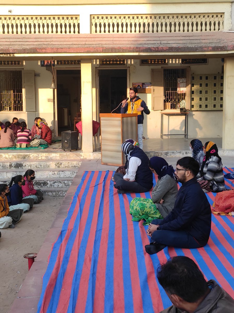 IPalanpur's tweet photo. “इस दुनिया में किसी के साथ खुद की तुलना मत करो यदि आप ऐसा करते हैं, तो आप खुद का अपमान कर रहे हैं।” – बिल गेट्स
Cyber Security Seminar at saraswati kanya vidyalaya,Palanpur 
Iant Palanpur Mohsin Khan Nirav Prajapati
#iantpln #SCSU #ehe https://t.co/fYuo4Kfyze