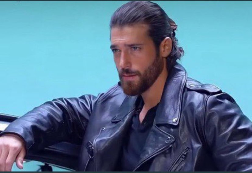 C’è una forza motrice più forte del vapore, dell’elettricità e dell’energia atomica…la Volontà🔥
Buongiorno❤️☕️ sereno giovedì 🍀
#CanYaman ☀️