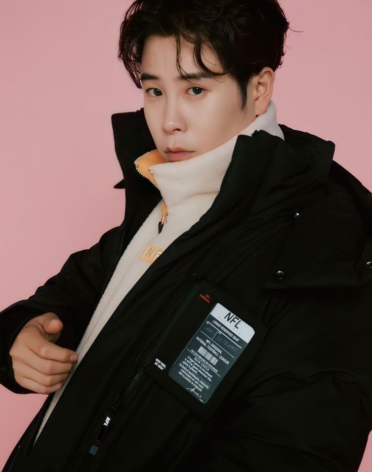 BlockBUkraine's tweet photo. 230202 З Днем Народження, ПіО!
🎉🐝💛

#PyojiBoyAt30
#서른한살의_소년_피오

#BLOCKB #PO #블락비 #피오 #БлокБі #ПіО https://t.co/XpRXcWYAXB