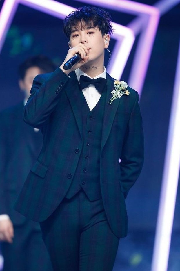 BlockBUkraine's tweet photo. 230202 З Днем Народження, ПіО!
🎉🐝💛

#PyojiBoyAt30
#서른한살의_소년_피오

#BLOCKB #PO #블락비 #피오 #БлокБі #ПіО https://t.co/XpRXcWYAXB