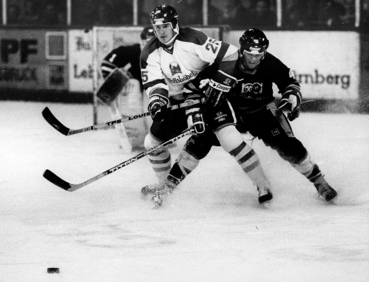 DanNitS04's tweet photo. On this day: Alles Gute zum 60. Jan Tabor! Von 1988 bis 1994 beim #EHC80. 
Tabor erzielte in 305 Spielen satte 380 Punkte. https://t.co/D0uE7ZSqyM