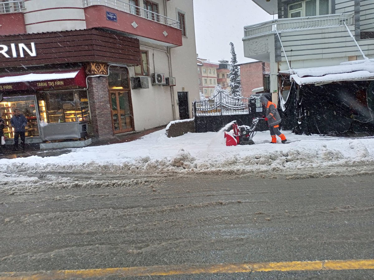 yesilyurtbeltr's tweet photo. Ekiplerimizle Yeşilyurt'un her bölgesinde sahadayız 🚧❄️ https://t.co/wR8w20bYRX