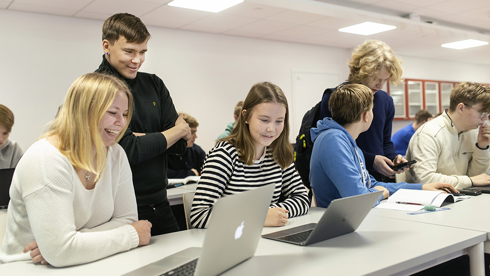okmfi's tweet photo. Curious about the #Finnish #education system? Visit the #Finland Toolbox materialbank and learn more through PowerPoint –presentations, visualizations and our newest video on Finnish higher education.

🧰🇫🇮🔧 https://t.co/yVNK0uzRl4 https://t.co/yoW5hXz2hO