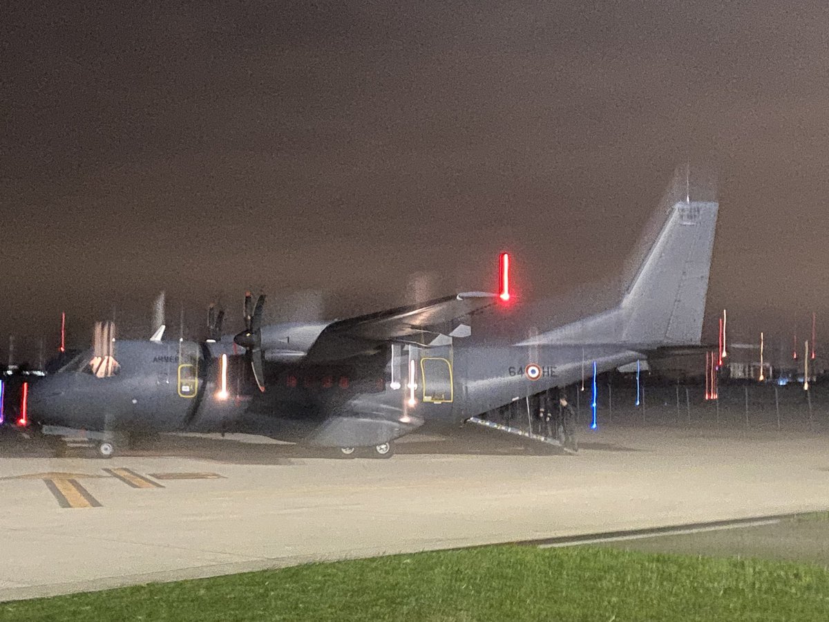 NathalieTinjod's tweet image. Vol Casa vers BA709 de Cognac pour journée dédiée au colloque “25 ans d’opération des #drones dans l’Armée de l’Air et de l’Espace” Hunter, Harfang, Reaper et demain l’Eurodrone? Heureuse de retrouver mon escadron 1/33 Belfort #ADER #CESA 
60.000 heures de vol, 310 opérateurs.