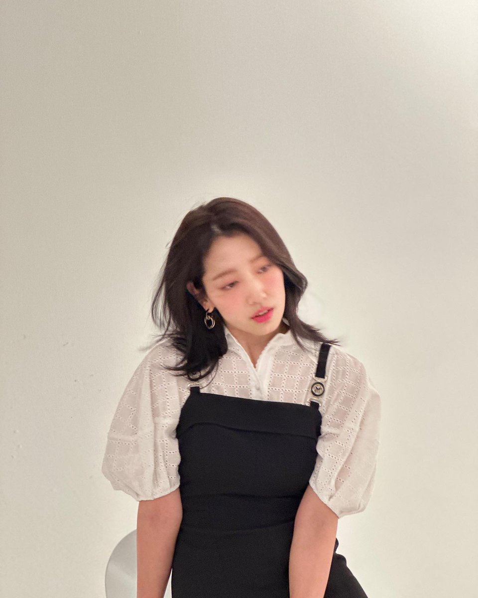 bbeumshinhye's tweet photo. 230202 박신혜 인스타

발그레한 볼 메이크업이라니... 🤭🤭🤭🩷🩷🩷
갓신혜의 갓모조 여름 화보 벌써 기대 중🥹🌸
예쁘다 신혜야~~!

#박신혜 #ParkShinHye #朴信惠 #パク・シネ https://t.co/p7J3fwUJYz