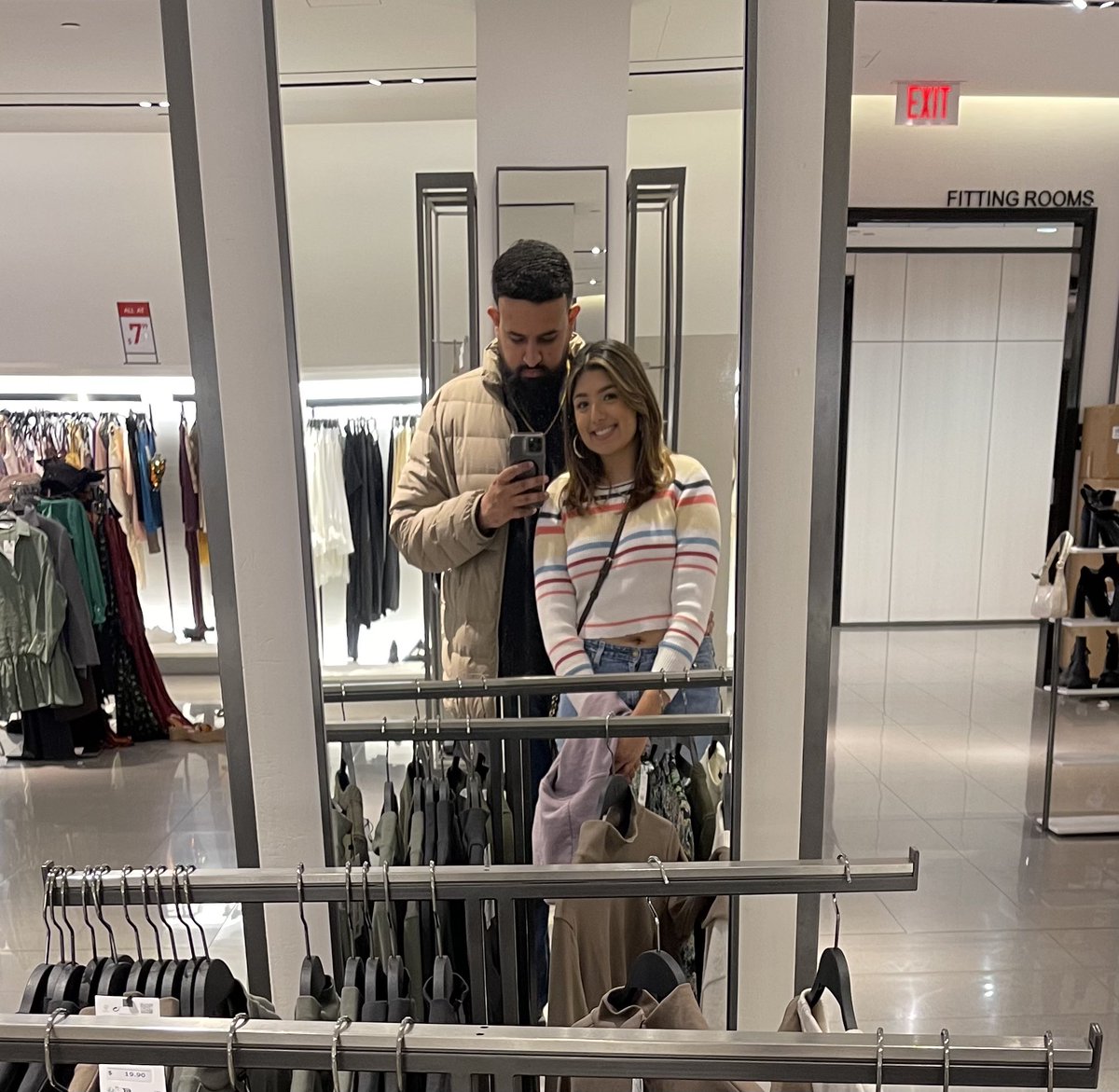 Awwstin_'s tweet photo. 👩🏻‍❤️‍💋‍👨🏻 https://t.co/BNqgfuoE24