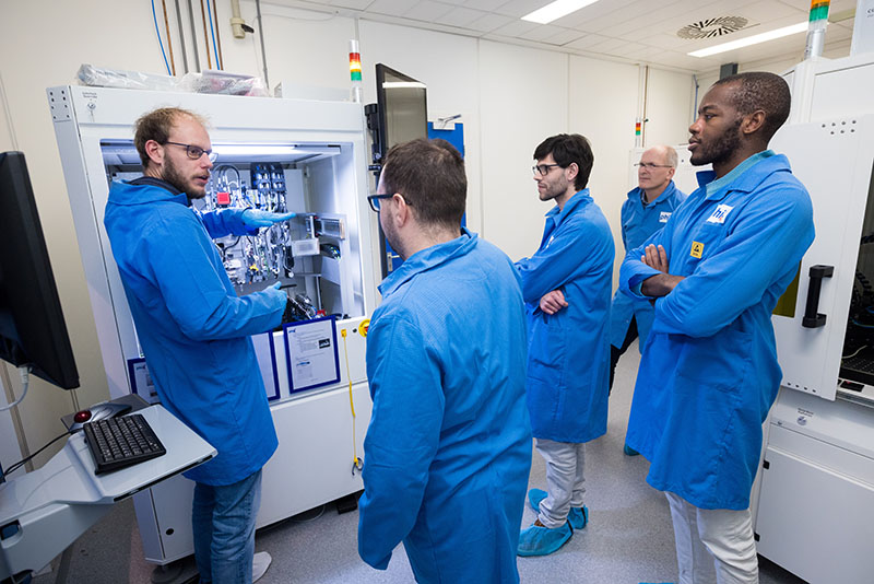 PHIX_Photonics's tweet image. Our partners @Synopsys understand the importance of photonic chip #designformanufacturing and are following the state-of-the-art of #photonics packaging. We were happy to welcome them to our facility this week to align our visions!

#chipdesign #designsoftware #siliconphotonics