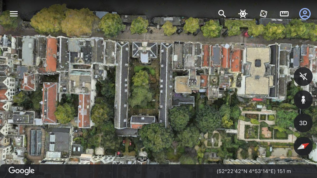 wrathofgnon's tweet photo. A hof, or shared courtyard homes, is the easiest way to create "islands" of calm and nature in dense urban environments. Either public or private, the valuable street front can be used for offices and shops while the courtyard facing homes are perfect for the elderly. https://t.co/nkLX3sm1Ww