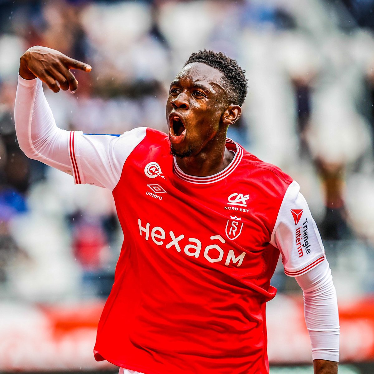 TikiTakaConnor's tweet photo. Top scorer in Ligue 1. More than Kylian Mbappé, Neymar and Lionel Messi. English. 21-year-old Arsenal academy product.🥇 

Given the prices going around these days. What’s a realistic value you’d put on 𝐅𝐨𝐥𝐚𝐫𝐢𝐧 𝐁𝐚𝐥𝐨𝐠𝐮𝐧 right now?👇 https://t.co/wCW1EkeR7M