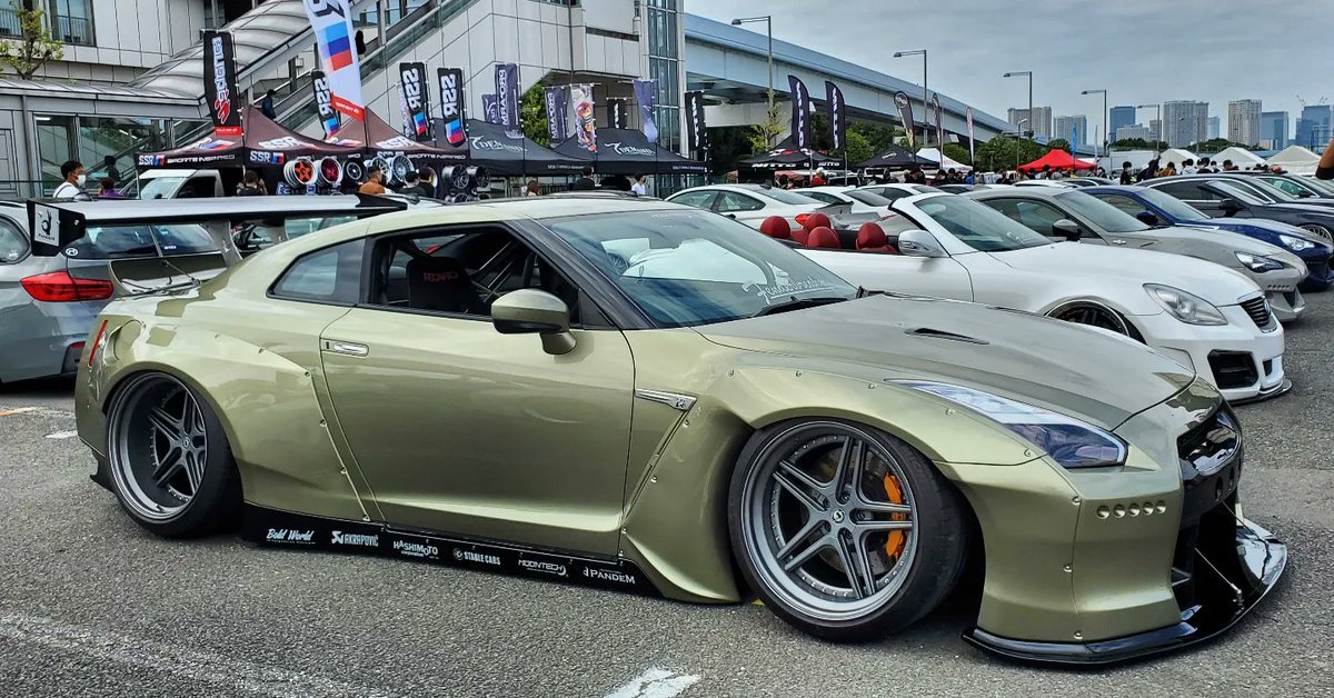 jdmglobalWH's tweet photo. How good does Millennium Jade look on this Pandem widebody R35? π It seemed to be quite a popular color on several cars at the show!
#R35 #GTR #milleniumjade #VR38 #NissanGTR #widebody #LibertyWalk #lbwk #pandem #rocketbunny #stancenation #hellaflush #fitment #slammed #illest https://t.co/Zmj4pvYtmq