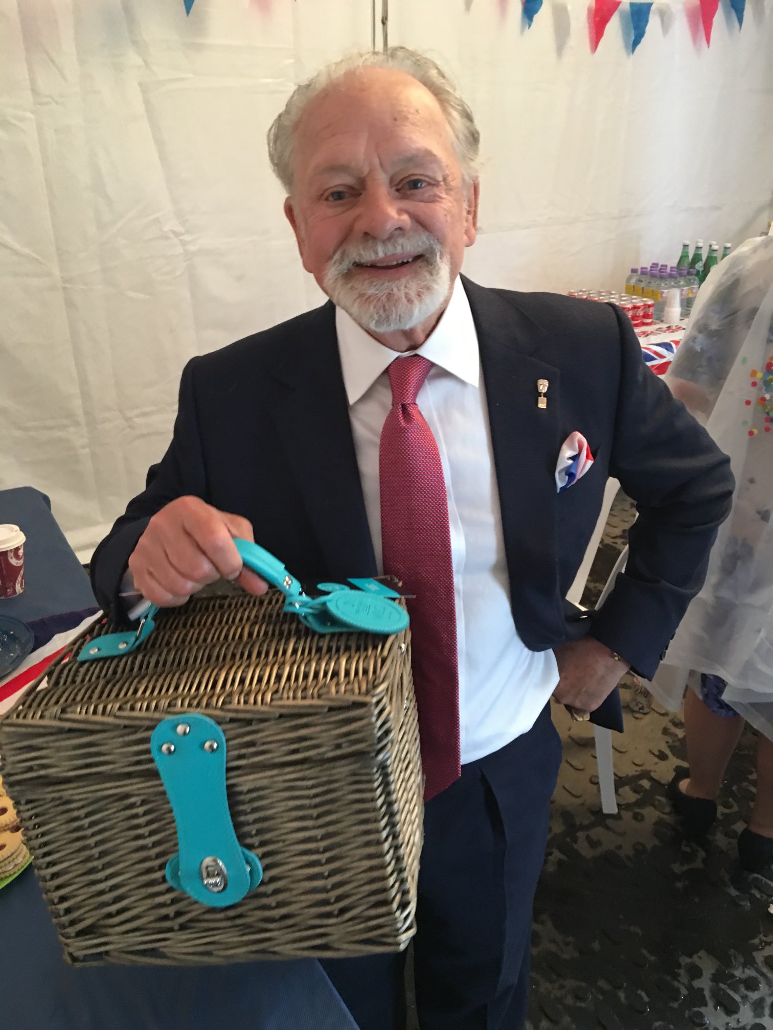 The David Jason birthday quiz! Happy birthday, Sir David!  When & where did I take this snap of the great man? 