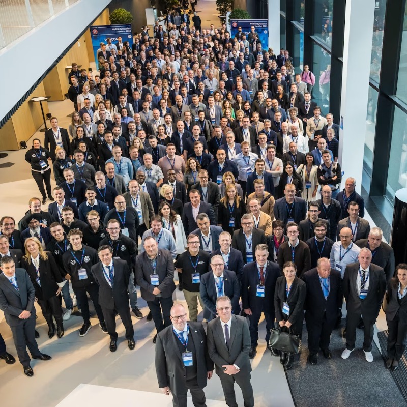 UEFA's tweet photo. 🩺 This week, European medical officers gathered at @DFB HQ in Frankfurt for the UEFA Medical Symposium.

The two-day session focused on 𝘁𝗵𝗲 𝗲𝗳𝗳𝗲𝗰𝘁𝘀 𝗼𝗳 𝗳𝗼𝗼𝘁𝗯𝗮𝗹𝗹:
⚽ on the brain; 
⚽ on women (menstrual cycles and pregnant players).

Learn more: ⤵️