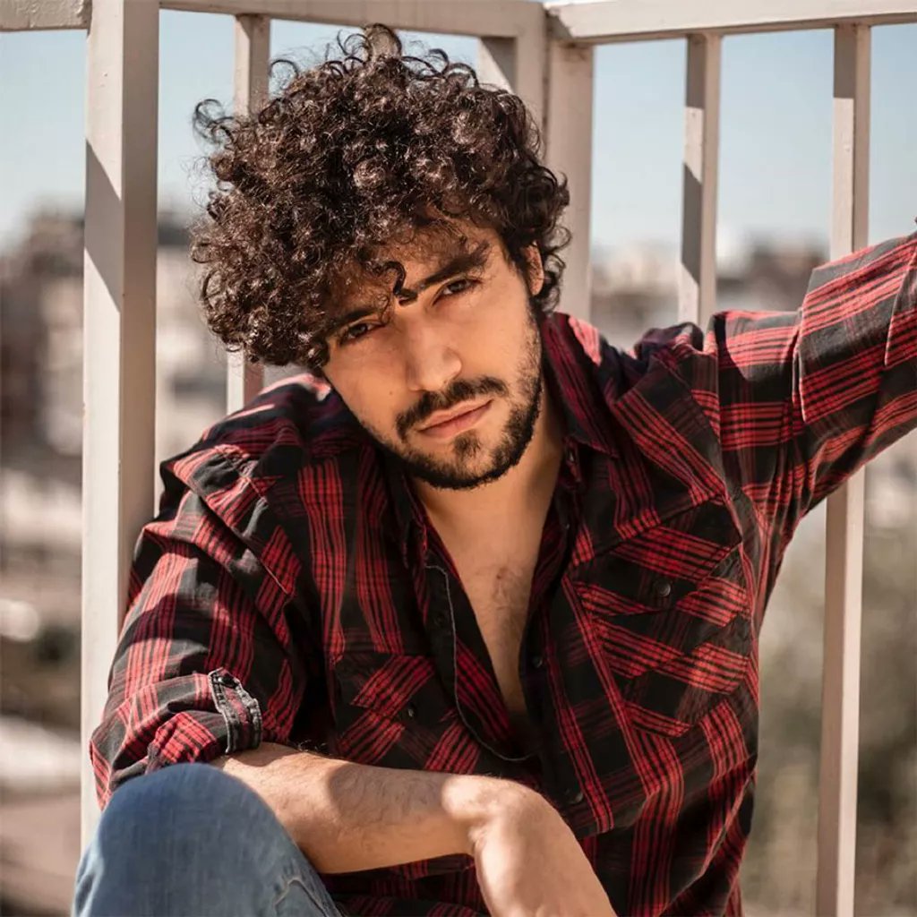 Fingers crossed for Shervin to win the “Best Song for Social Change” at the #Grammys this Sundy.  His song captured the essence of what a nation was fighting for and became the anthem of #Iranianprotesters 

#ShervinHajipour 
#IranianRevolution2023