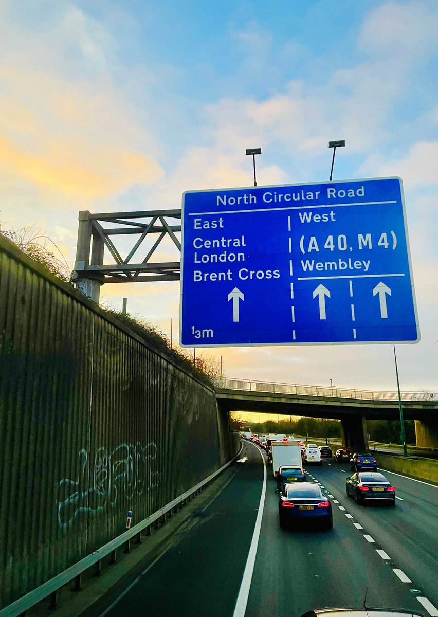 hellospacething's tweet image. My Dearest London,

I love you, I’ve missed you, I’ve longed to be back in you.
But, we need to have words about this traffic…

#Astrofest #Kensington #Astro #meetup