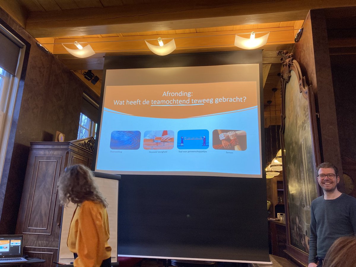 Erikvanden_Berg's tweet photo. Heidag van de leukste afdeling @HvA #professioneleidentiteit met lector samenwerkende professionals Daniel van Middelkoop https://t.co/rxYDUydUIV
