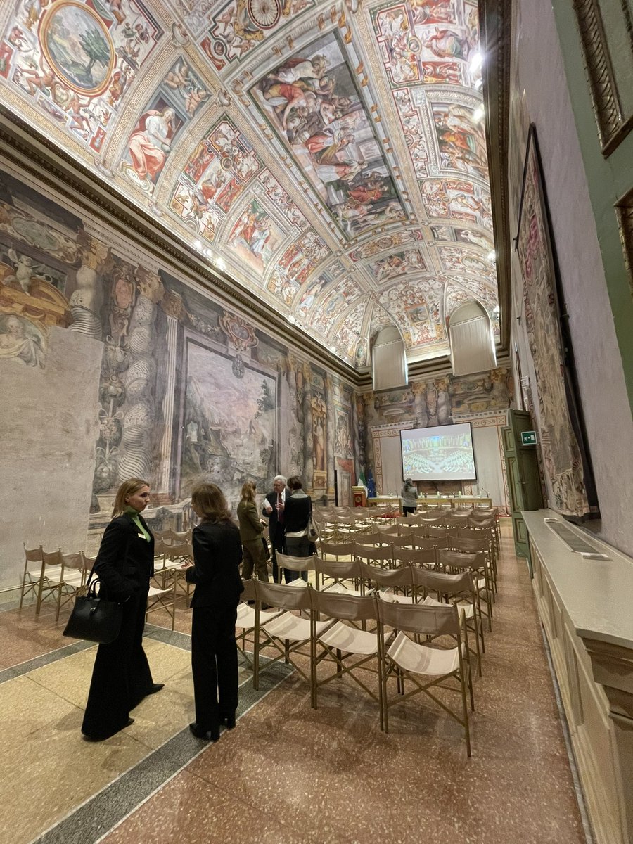 Moige_genitori's tweet image. Tutto pronto alla Sala Zuccari del Senato! 
Fra poco la presentazione della campagna #Moige contro il #cyberbullismo e i #cyberrisk.
#SaferInternetDay #giovaniambasciatori 
@mur_gov_ @poliziadistato @comuni_anci @FondCariplo