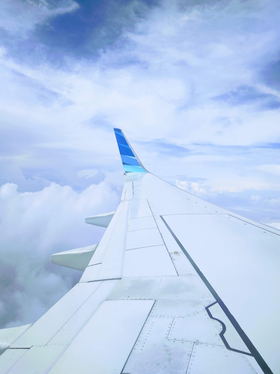 mlnkvld's tweet photo. @convomfs first time flight to G20 Bali nder.
rasanya kaya naik kereta cepat Indonesia Cina. https://t.co/AFFLgwlBDA