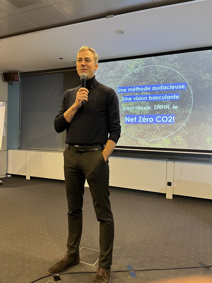 Gros succès au Colloque <a href="/LesEngages_be/">Les Engagés.be - Mouvement participatif</a> sur #climat et #énergie. Une centaine d’acteurs et experts du climat rassemblés pour débattre autour du plan de transfo climat des engagés et identifier des actions concrètes pour aller plus vite vers la neutralité carbone <a href="/YVerougstraete/">Yvan Verougstraete</a>