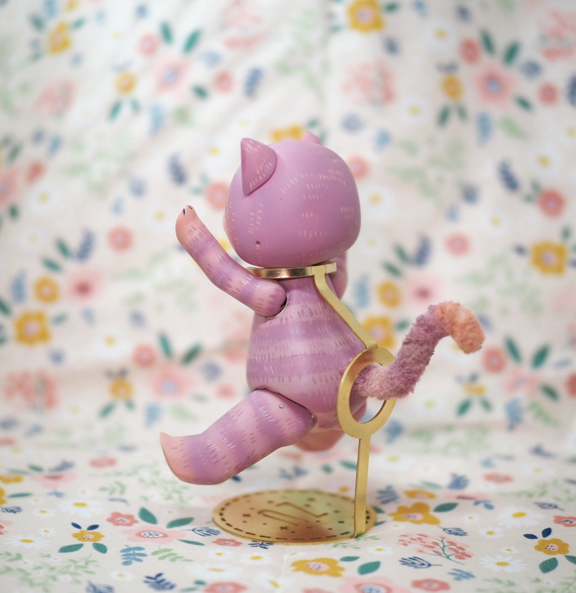 zuzu_kam's tweet photo. the cheshire Cat with “Zudo” style
Zudo is a 5joints animal doll, you can paint your own design on them and make clothes and accessory for them, take them in to you life and travel the world together🌍🌏🌎
#ob11 #Zudo #bjd #dollmaking #actionfigures #TheCheshireCat https://t.co/VtUARrlEeN