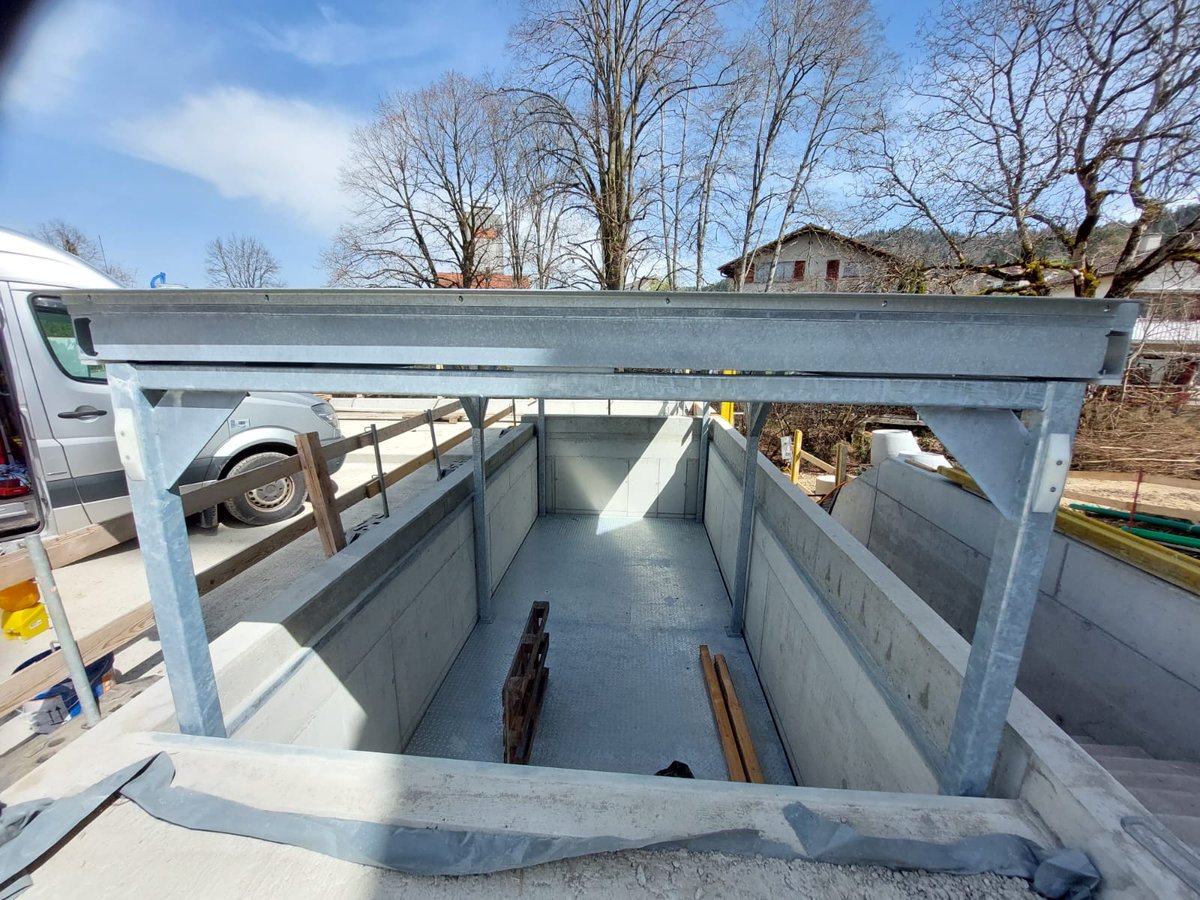 malukGmbH's tweet photo. 👀Montage AUTOLIFT mit Baldachin!
Wer gerne mehr wissen möchte 👉 https://t.co/V2rJEVQKUH
Man(n) gönnt sich ja sonst nichts 😉
#auto #autolift #garage #lift #komfort #home #bau #hubtisch #hebebühne #super #love #happy #thebestcompany #lukas #maluk https://t.co/VjdzHJM84V