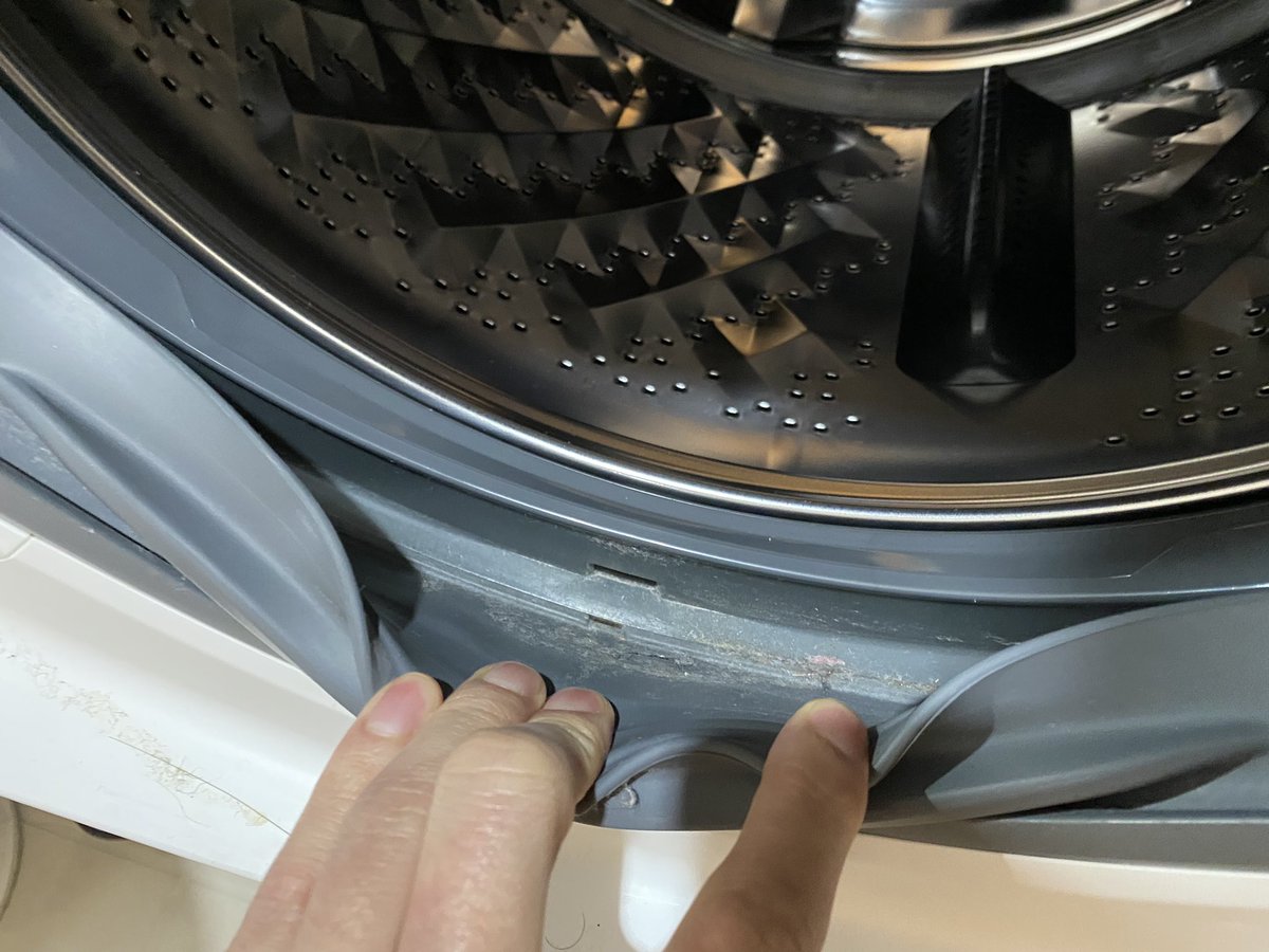 DJ_Nanta's tweet photo. 水/汗に強く
ほどほど良い音で
コスパも良く躊躇わずに使えるBluetoothイヤホン
って事で、気に入って使っている
#TAOTRONICS
#soundliberty97
無くしちゃった🥲と思って
2代目を買ったら→
2週間!ぶりに💧
ドア内側
パッキンの排水する隙間から発見!
しかも使える!
ますます好きになった!笑 https://t.co/k9PYYs8DWT
