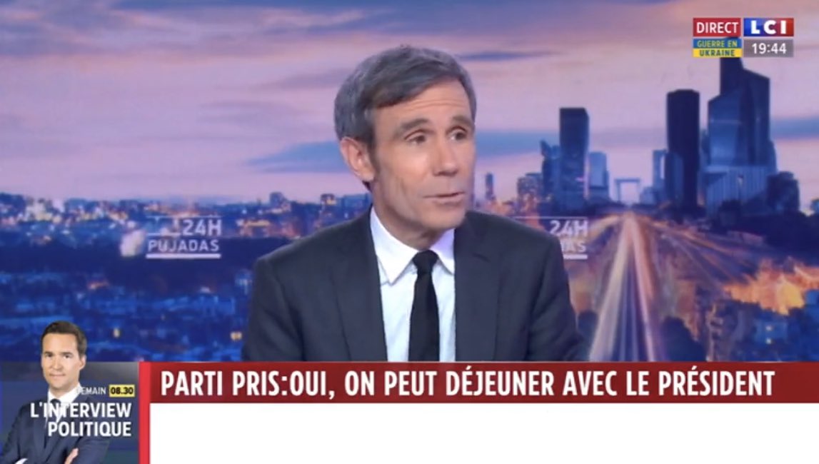 VOUS AVEZ DEMANDÉ LA PALICE, NE QUITTEZ PAS : 
"Une source d’information, si on décide de se couper d’elle, on se coupe d’une information à sa source" (David Pujadas, à 7’08). 
Voilà une pensée qui devrait être gravée au fronton des écoles de journalisme 😂